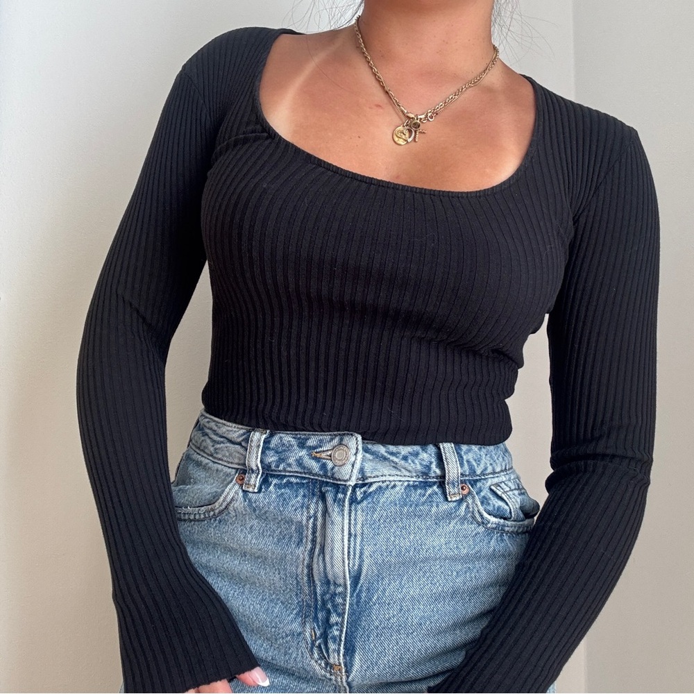 Zara Black Ribbed Scoop-Neck Long Sleeve Top